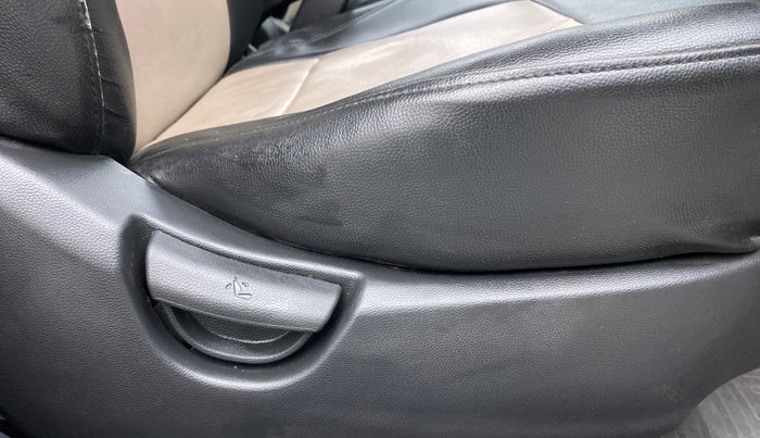 2018 Hyundai Grand i10 SPORTZ (O) 1.2 KAPPA VTVT, Petrol, Manual, 44,675 km, Driver Side Adjustment Panel