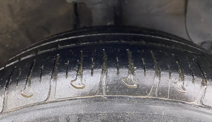 2018 Hyundai Grand i10 SPORTZ (O) 1.2 KAPPA VTVT, Petrol, Manual, 44,675 km, Right Front Tyre Tread
