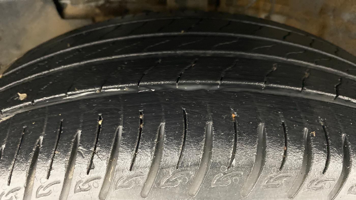2019 Hyundai VENUE 1.0 TURBO GDI SX+ AT, Petrol, Automatic, 21,651 km, Left Front Tyre Tread