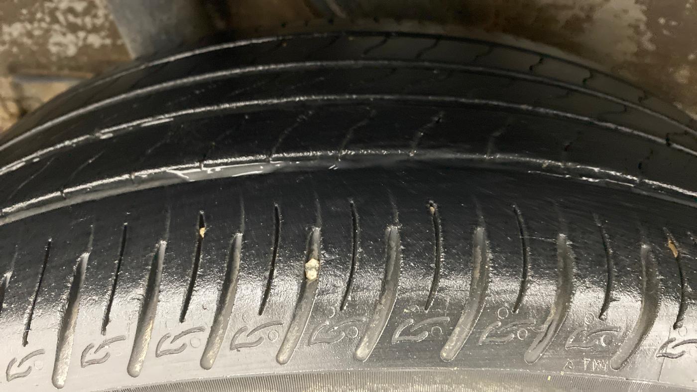 2019 Hyundai VENUE 1.0 TURBO GDI SX+ AT, Petrol, Automatic, 21,651 km, Right Rear Tyre Tread