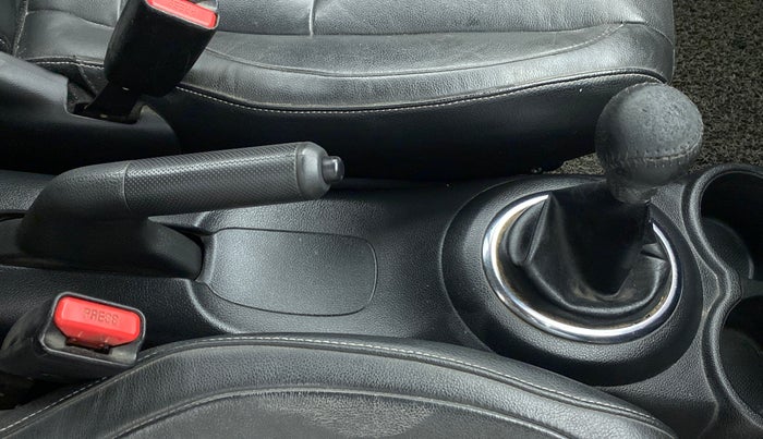 2016 Honda BR-V 1.5L I-VTEC VX, Petrol, Manual, 67,963 km, Gear Lever