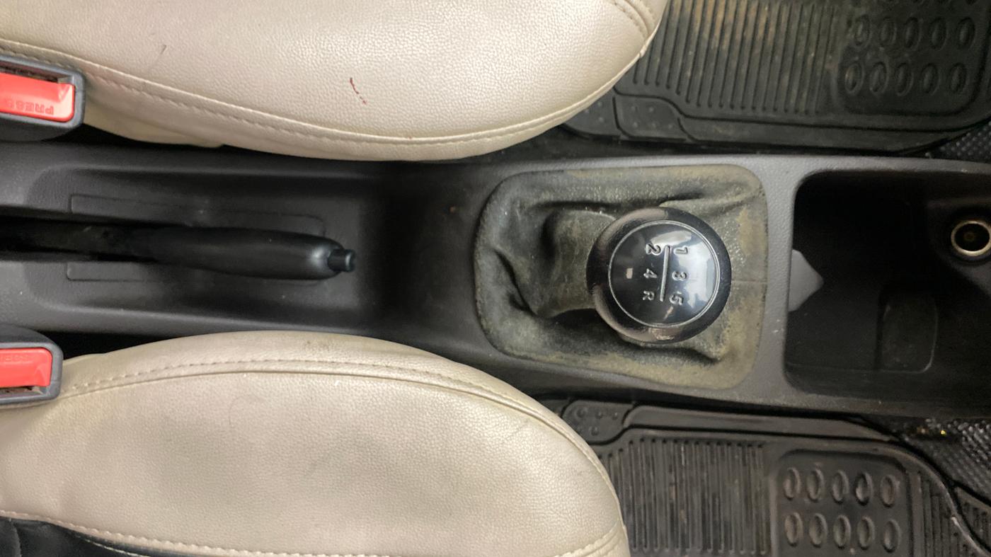 2016 Hyundai Eon ERA +, Petrol, Manual, 90,129 km, Gear Lever