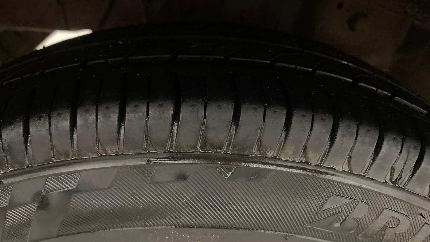 2016 Hyundai Eon ERA +, Petrol, Manual, 90,129 km, Right Rear Tyre Tread