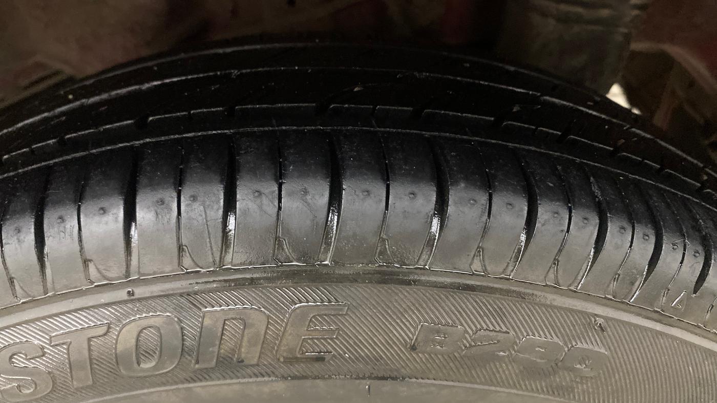 2016 Hyundai Eon ERA +, Petrol, Manual, 90,129 km, Left Rear Tyre Tread