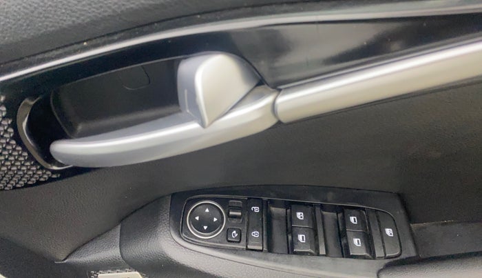 2021 KIA SELTOS GTX PLUS AT 1.5 DIESEL, Diesel, Automatic, 73,823 km, Driver Side Door Panels Control