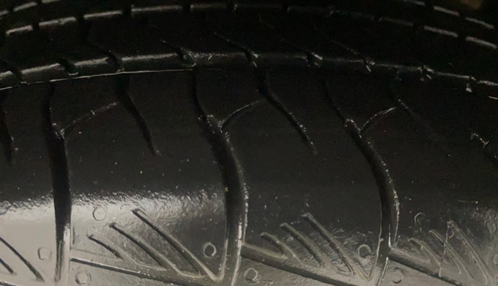 2021 KIA SELTOS GTX PLUS AT 1.5 DIESEL, Diesel, Automatic, 73,823 km, Right Front Tyre Tread