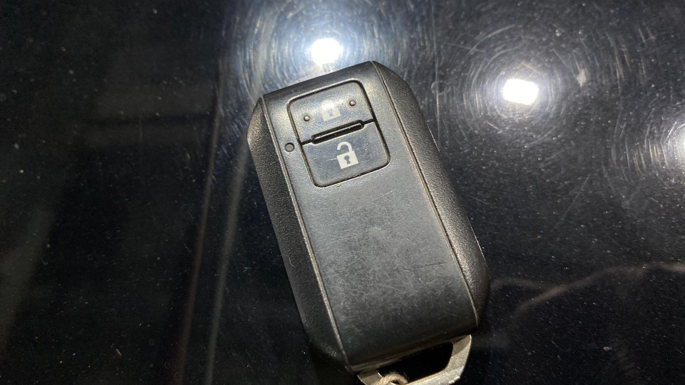 2023 Maruti BREZZA ZXI + SMART HYBRID, Petrol, Manual, 14,576 km, Key Close Up