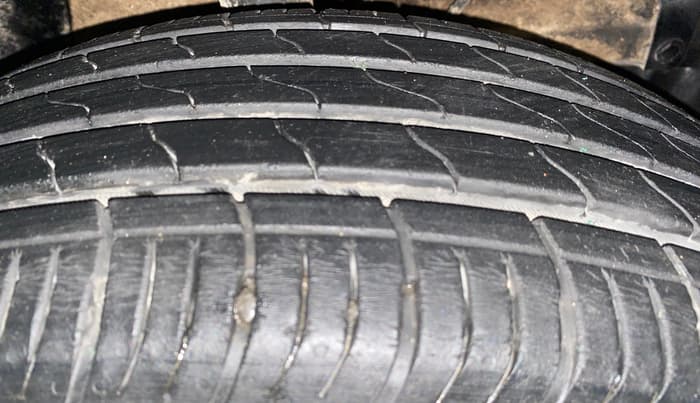 2023 Maruti BREZZA ZXI + SMART HYBRID, Petrol, Manual, 14,576 km, Right Front Tyre Tread