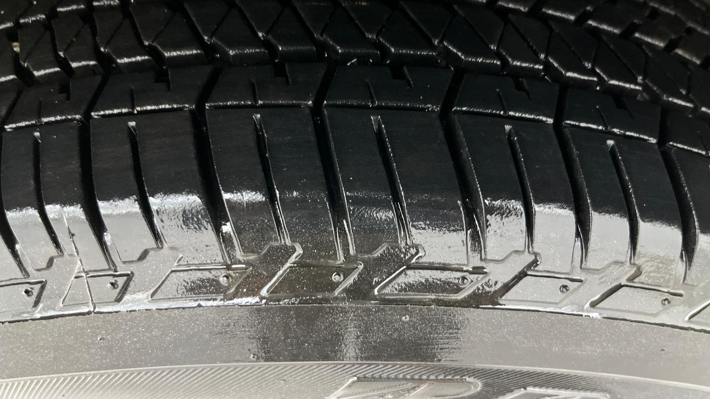 2014 Mahindra XUV500 W4, Diesel, Manual, 58,285 km, Left Front Tyre Tread