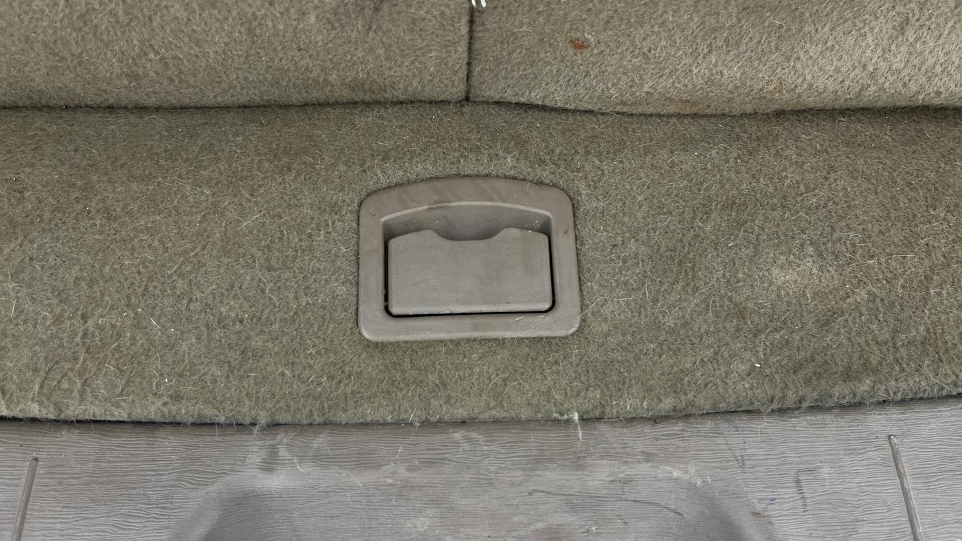 2014 Mahindra XUV500 W4, Diesel, Manual, 58,285 km, Boot Inside