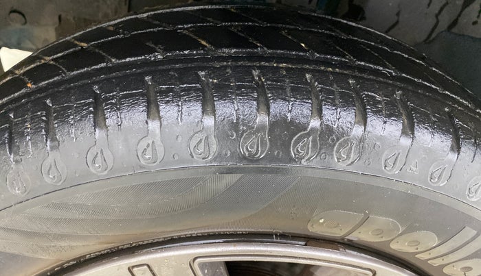 2022 Renault Kwid CLIMBER 1.0 (O), Petrol, Manual, 56,919 km, Left Front Tyre Tread