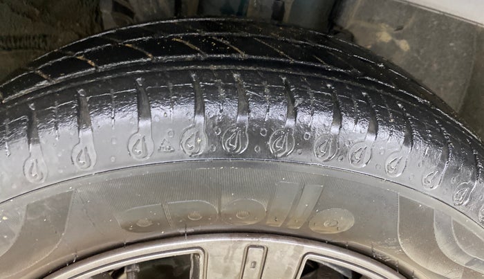 2022 Renault Kwid CLIMBER 1.0 (O), Petrol, Manual, 56,919 km, Right Front Tyre Tread