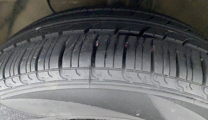 2019 Hyundai Elite i20 SPORTZ PLUS  1.2 CVT, Petrol, Automatic, 87,719 km, Left Front Tyre Tread
