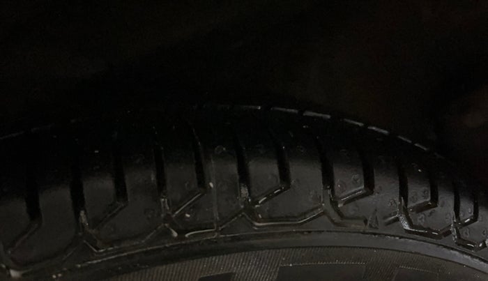 2014 Hyundai i10 SPORTZ 1.1, Petrol, Manual, 42,523 km, Left Rear Tyre Tread