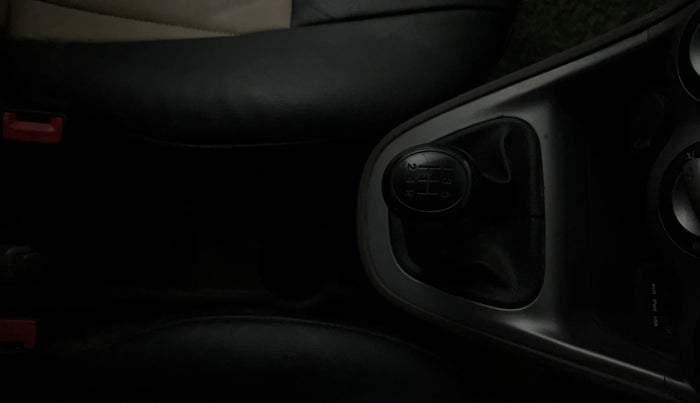 2014 Hyundai i10 SPORTZ 1.1, Petrol, Manual, 42,523 km, Gear Lever