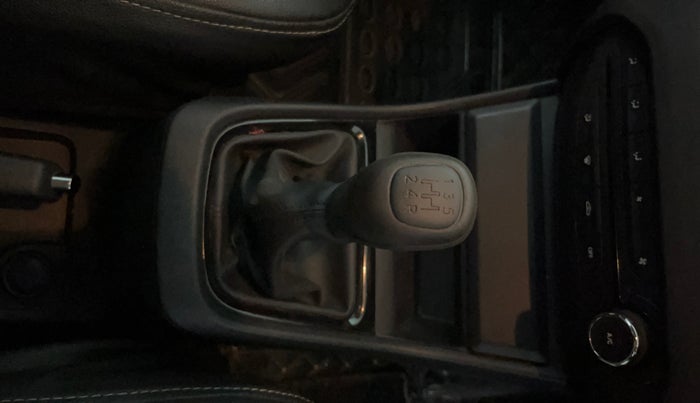 2022 Tata PUNCH PURE MT, Petrol, Manual, 26,237 km, Gear Lever