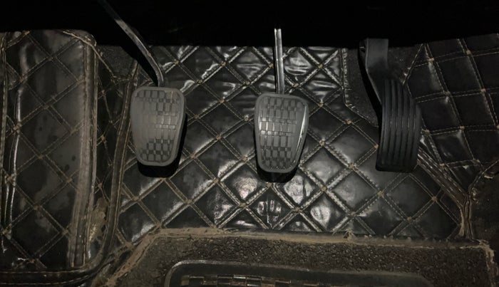 2022 Tata PUNCH PURE MT, Petrol, Manual, 26,237 km, Pedals