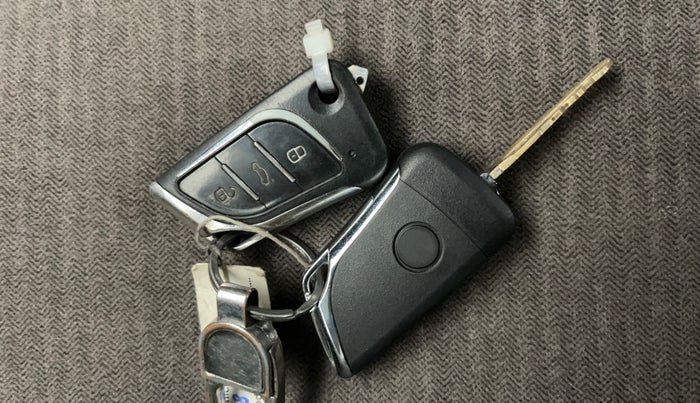 2019 Maruti Baleno SIGMA PETROL 1.2, Petrol, Manual, 30,678 km, Key Close Up