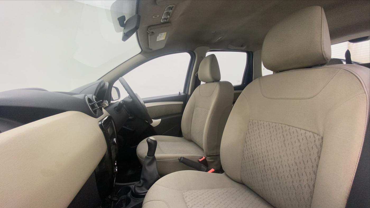 2013 Renault Duster RXL PETROL, Petrol, Manual, 64,747 km, Right Side Front Door Cabin