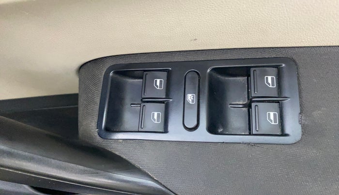 2013 Volkswagen Polo HIGHLINE DIESEL, Diesel, Manual, 67,448 km, Driver Side Door Panels Control