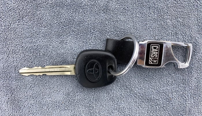 2013 Toyota Etios V SP, Petrol, Manual, 36,336 km, Key Close Up