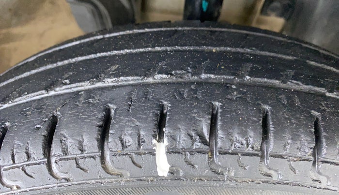 2018 Renault Kwid RXL, CNG, Manual, 49,870 km, Right Front Tyre Tread