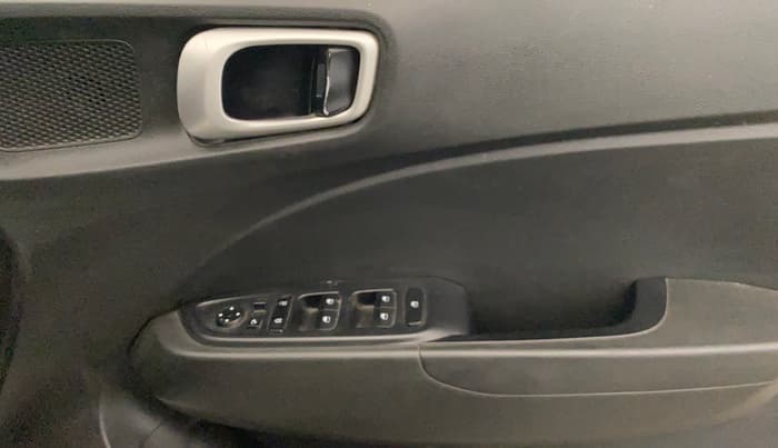 2021 Hyundai VENUE SX 1.5 (O) EXECUTIVE CRDI, Diesel, Manual, 79,726 km, Driver Side Door Panels Control