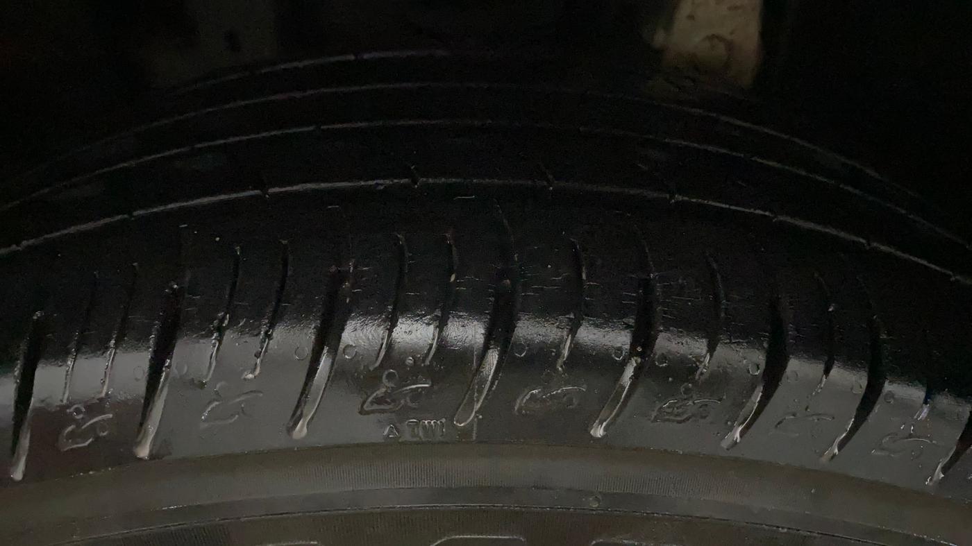 2022 Mahindra MARAZZO M4+ 7 STR, Diesel, Manual, 10,622 km, Left Front Tyre Tread