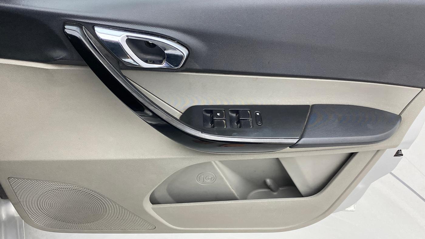2018 Tata Tiago XZA PETROL, Petrol, Automatic, 58,946 km, Driver Side Door Panels Control