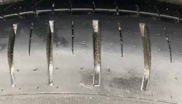 2022 Maruti Baleno ZETA PETROL 1.2, Petrol, Manual, 13,005 km, Left Front Tyre Tread