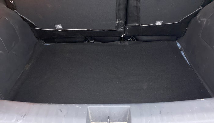 2021 Nissan MAGNITE XV PRM. TURBO . MT PETROL, Petrol, Manual, 9,032 km, Boot Inside