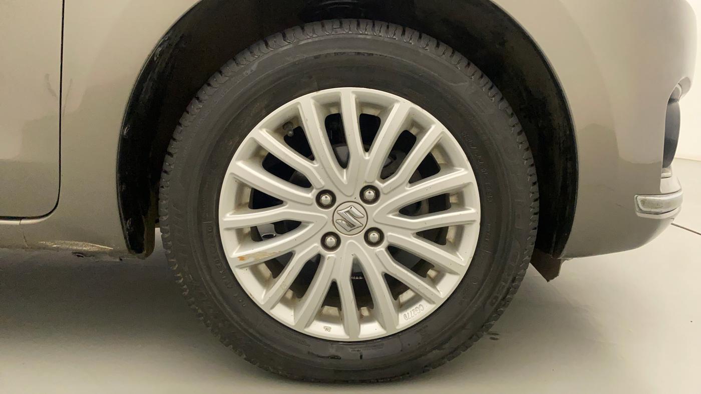 2017 Maruti Dzire ZDI AMT, Diesel, Automatic, 69,704 km, Right Front Wheel