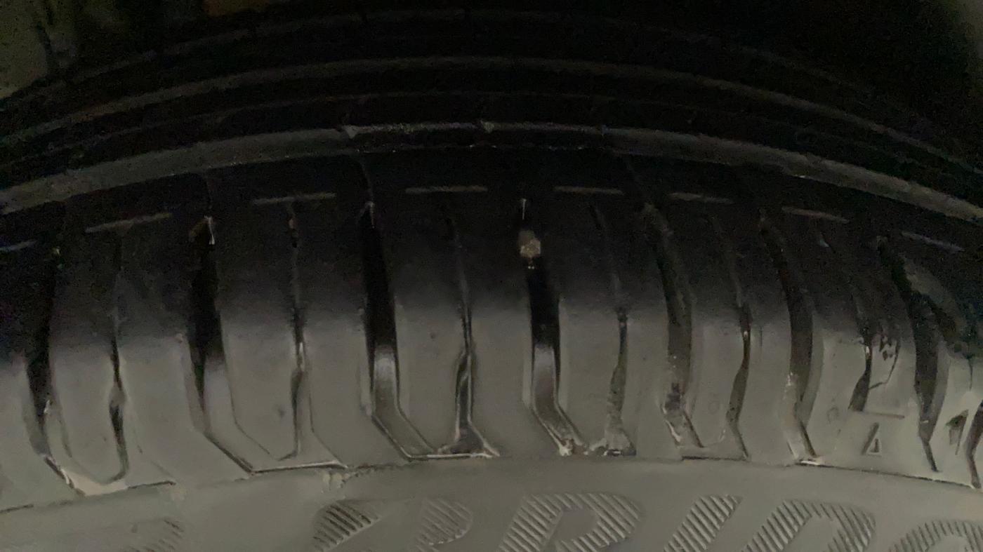 2017 Maruti Dzire ZDI AMT, Diesel, Automatic, 69,704 km, Right Rear Tyre Tread