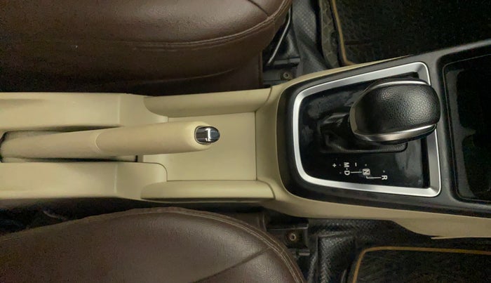 2017 Maruti Dzire ZDI AMT, Diesel, Automatic, 69,704 km, Gear Lever