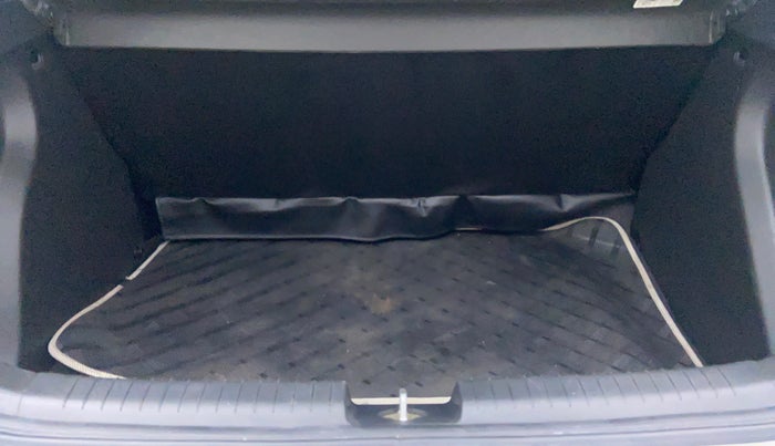 2017 Hyundai Elite i20 ASTA 1.2, Petrol, Manual, 26,725 km, Boot Inside