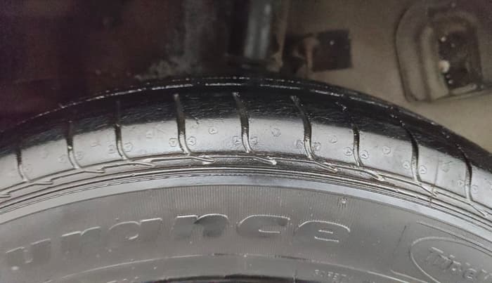 2018 Tata NEXON XM PETROL, Petrol, Manual, 85,810 km, Right Rear Tyre Tread
