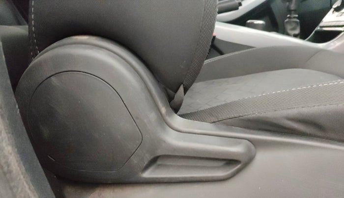 2022 Tata NEXON XM PETROL, Petrol, Manual, 23,146 km, Driver Side Adjustment Panel