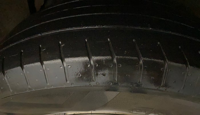 2020 Mahindra XUV300 W4 1.2 PETROL, Petrol, Manual, 61,281 km, Left Rear Tyre Tread