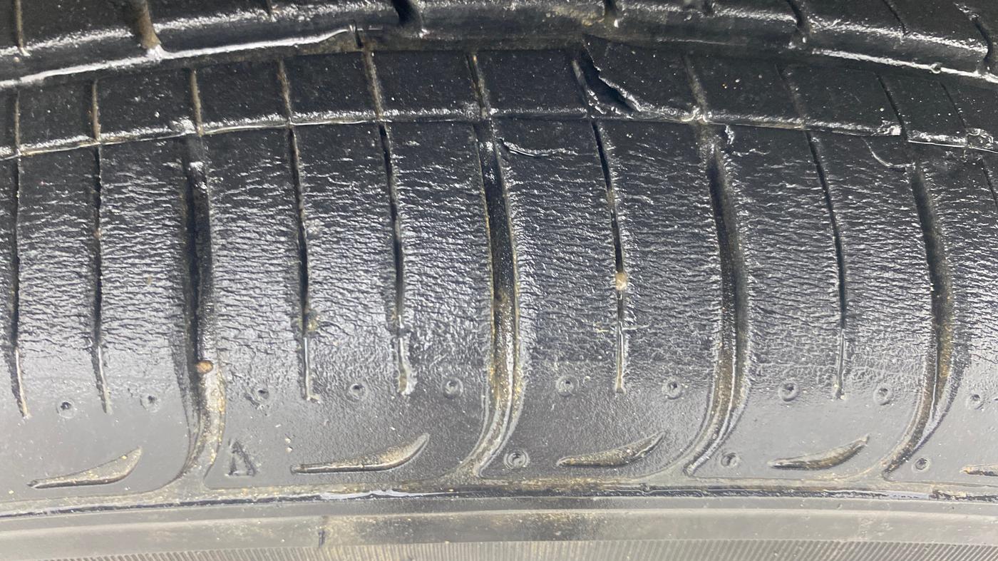 2022 Hyundai Tucson GLS 2WD AT PETROL, Petrol, Automatic, 12,220 km, Right Front Tyre Tread