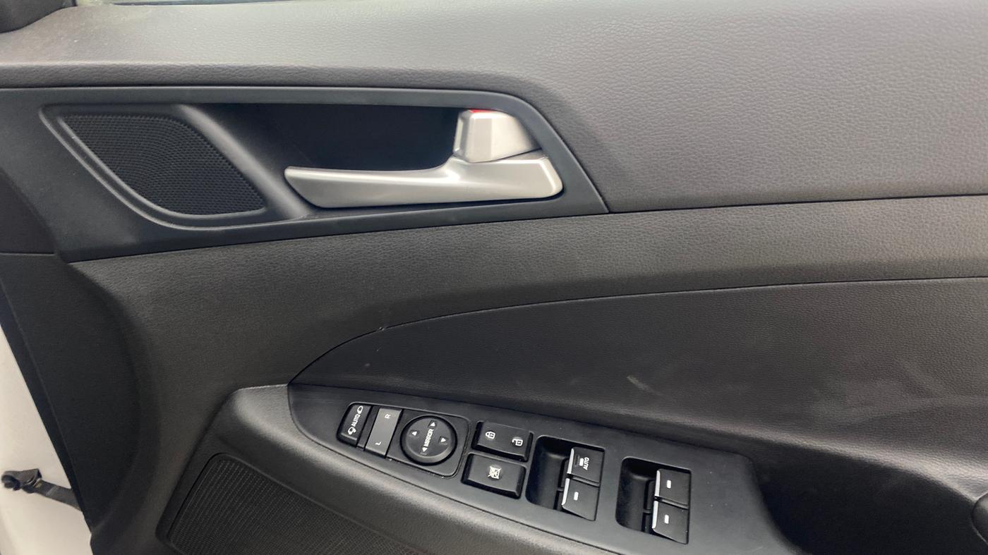 2022 Hyundai Tucson GLS 2WD AT PETROL, Petrol, Automatic, 12,220 km, Driver Side Door Panels Control