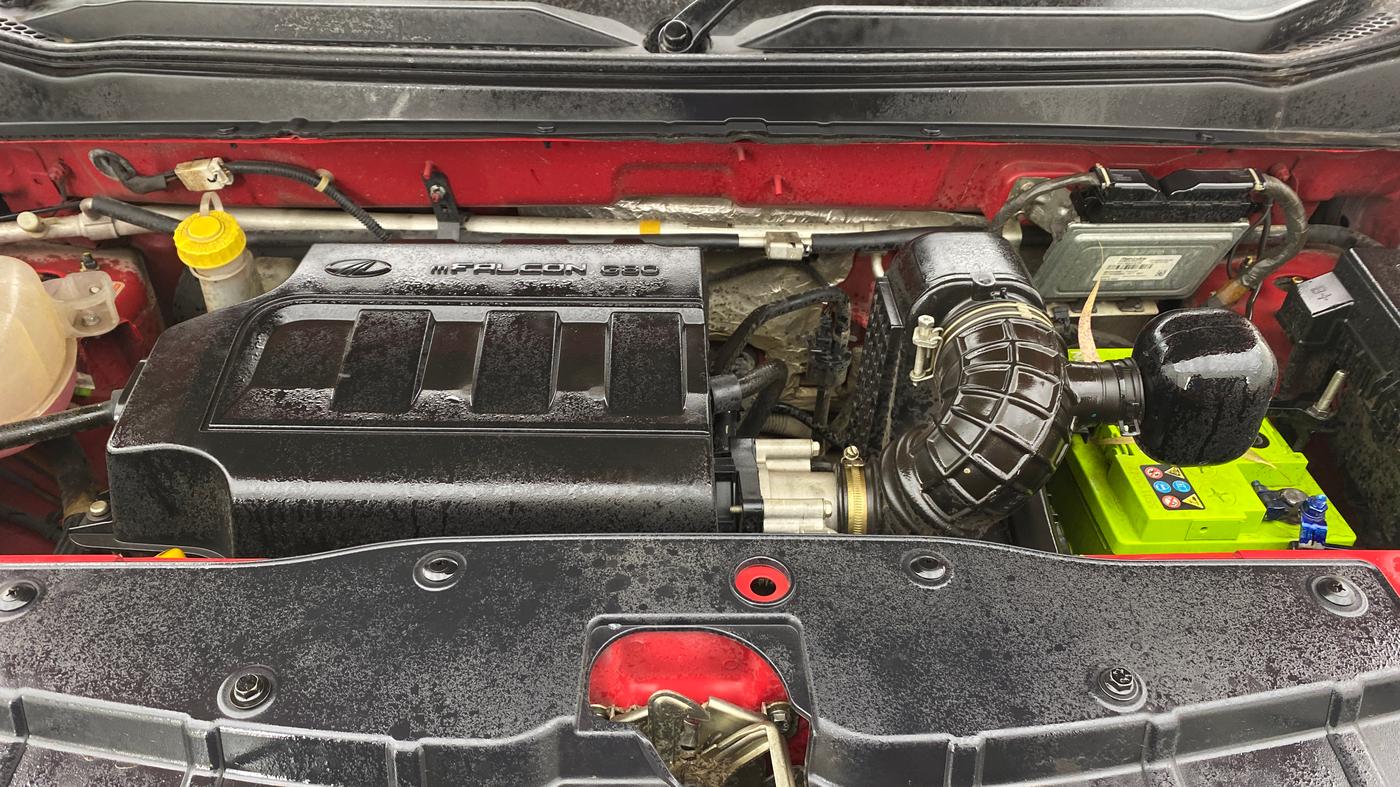 2018 Mahindra KUV 100 NXT K4+ P 6 STR, Petrol, Manual, 27,991 km, Engine View