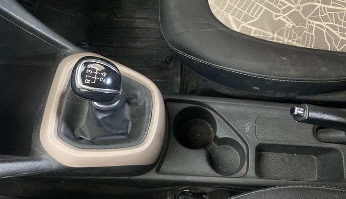 2015 Hyundai Grand i10 SPORTZ 1.1 CRDI, Diesel, Manual, 1,38,343 km, Gear Lever
