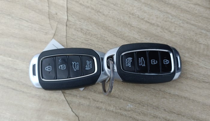 2022 Hyundai Verna SX (O) 1.0 TURBO DCT, Petrol, Automatic, 41,686 km, Key Close Up