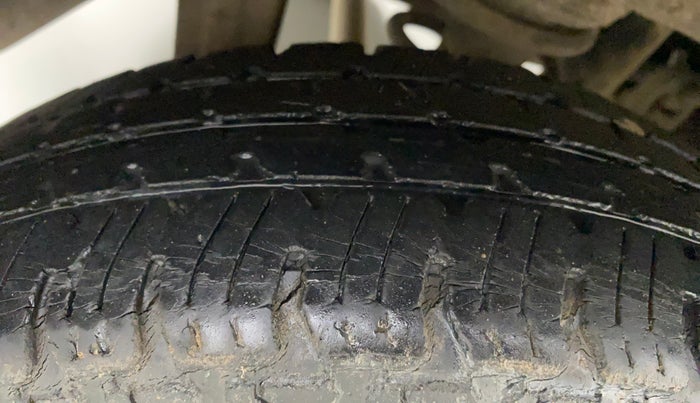 2011 Maruti Zen Estilo LXI CNG, CNG, Manual, 64,614 km, Right Rear Tyre Tread