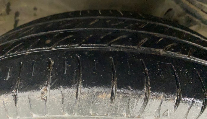 2011 Maruti Zen Estilo LXI CNG, CNG, Manual, 64,614 km, Left Front Tyre Tread