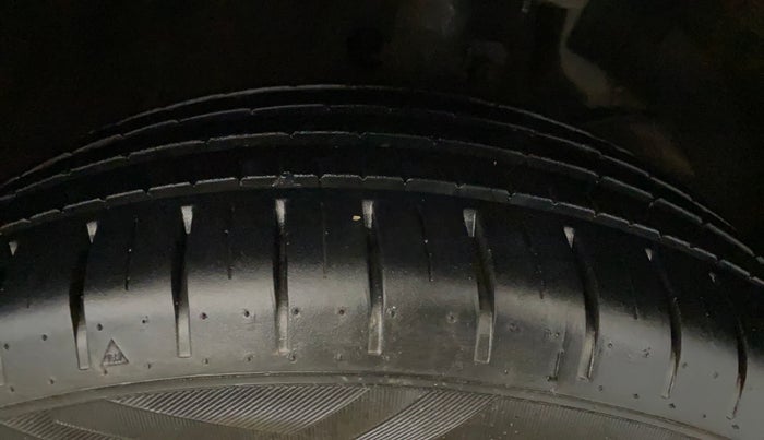 2020 Maruti Baleno ZETA PETROL 1.2, Petrol, Manual, 36,738 km, Right Front Tyre Tread