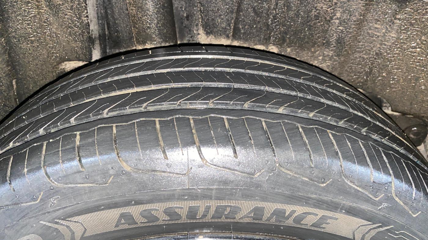 2023 Maruti FRONX ZETA 1.0L TURBO 6 AT, Petrol, Automatic, 34,068 km, Right Rear Tyre Tread