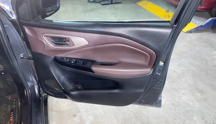 2023 Maruti FRONX ZETA 1.0L TURBO 6 AT, Petrol, Automatic, 34,068 km, Driver Side Door Panels Control