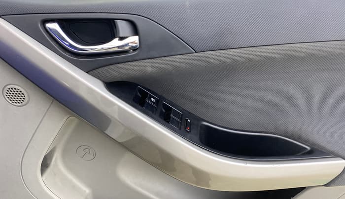2019 Tata NEXON XZA PLUS DIESEL, Diesel, Automatic, 83,492 km, Driver Side Door Panels Control
