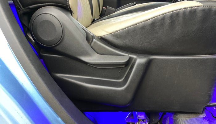 2020 Maruti New Wagon-R LXI CNG 1.0, CNG, Manual, 73,710 km, Driver Side Adjustment Panel